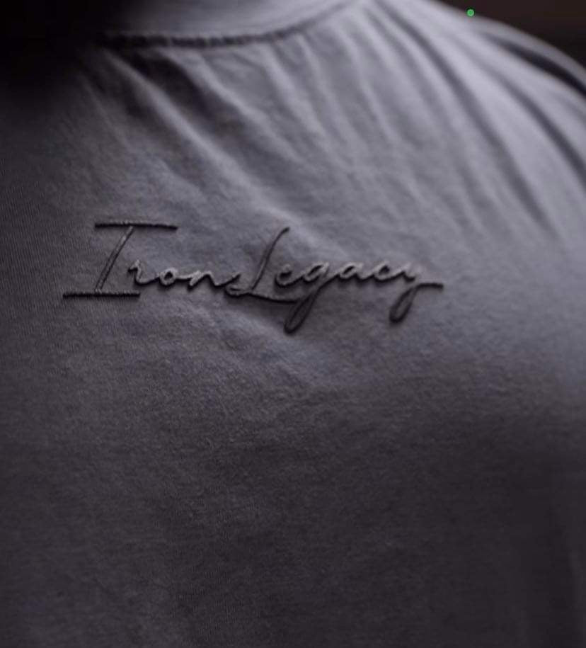 T-Shirt Signature 3D Oversize Gris – Iron Legacy