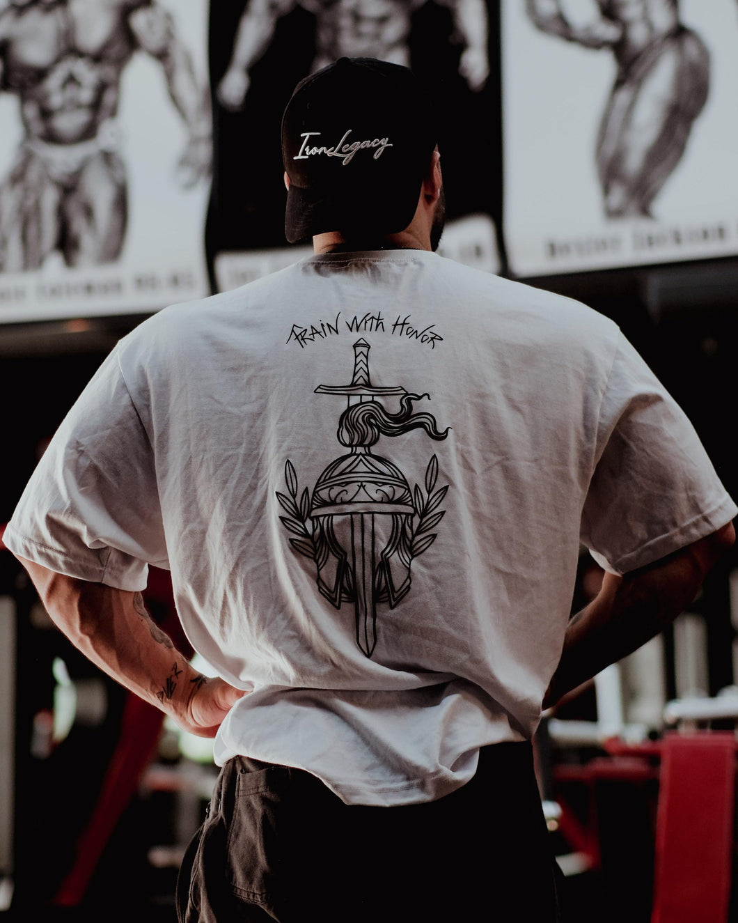 T-Shirt Oversized Signature TrainWithHonor White 3D